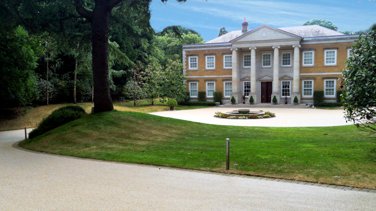 Resin Bound Stone Driveway in Surrey White marble gravel