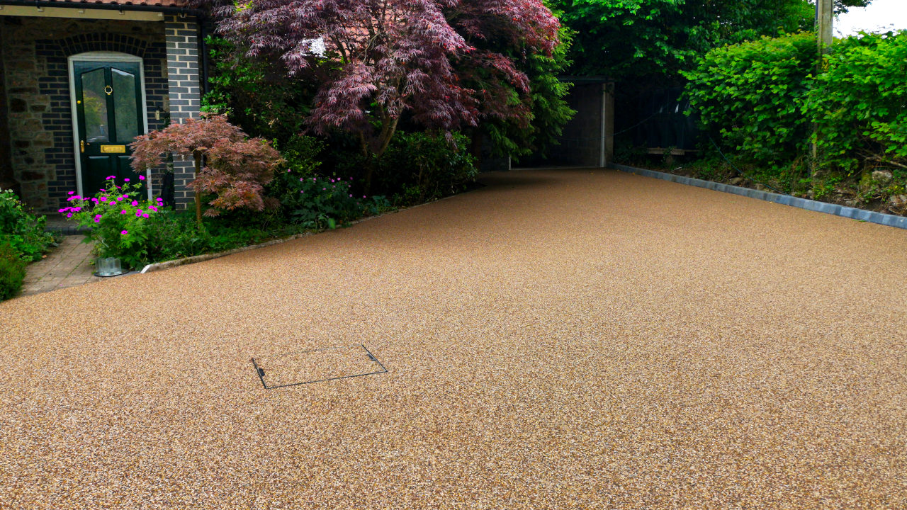 Resin Bound Stone Driveway in Bath Rose Grden gravel